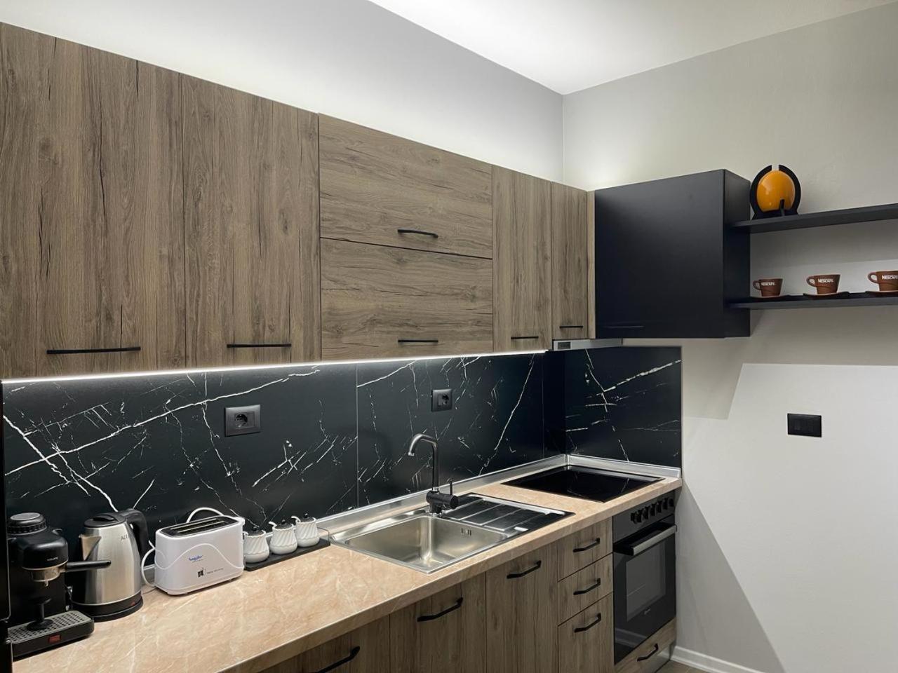 Am Apartment Тирана Екстериор снимка
