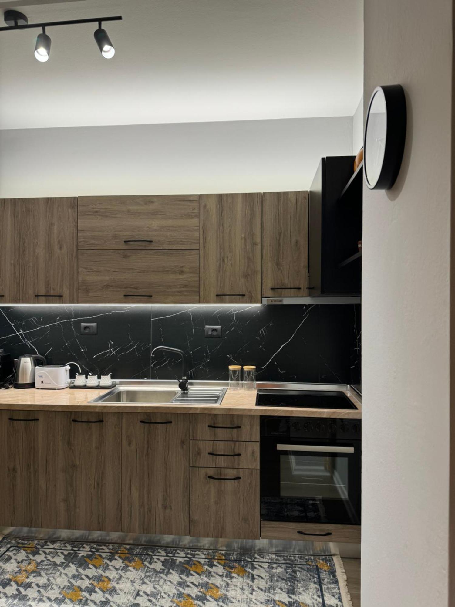Am Apartment Тирана Екстериор снимка