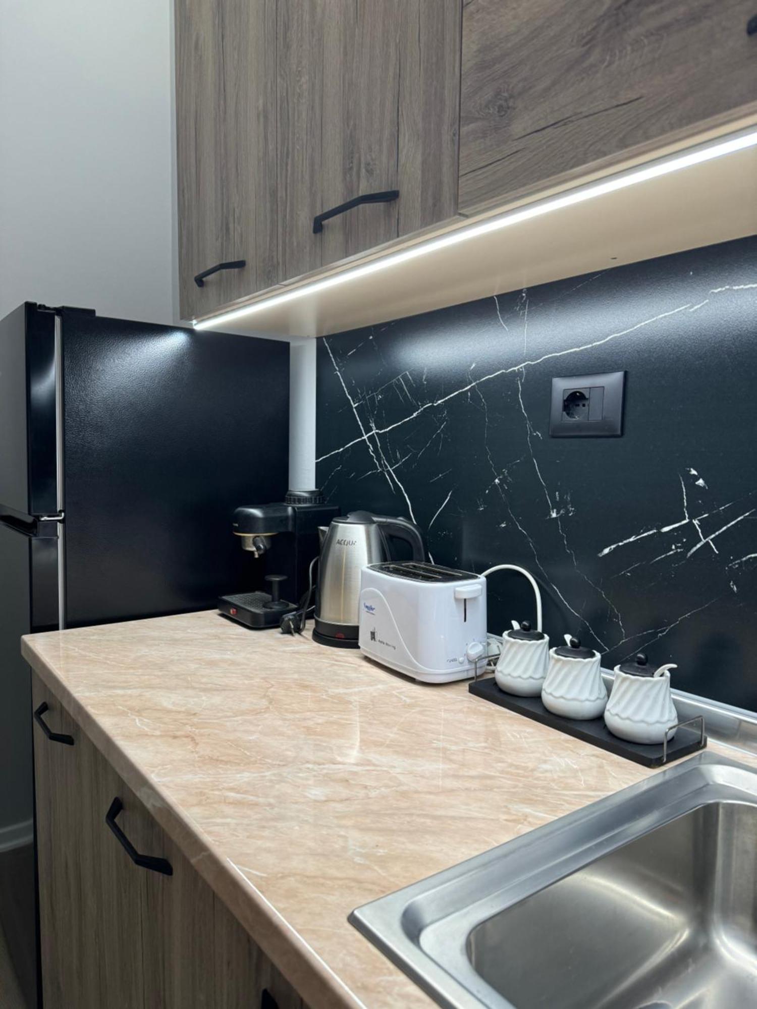 Am Apartment Тирана Екстериор снимка