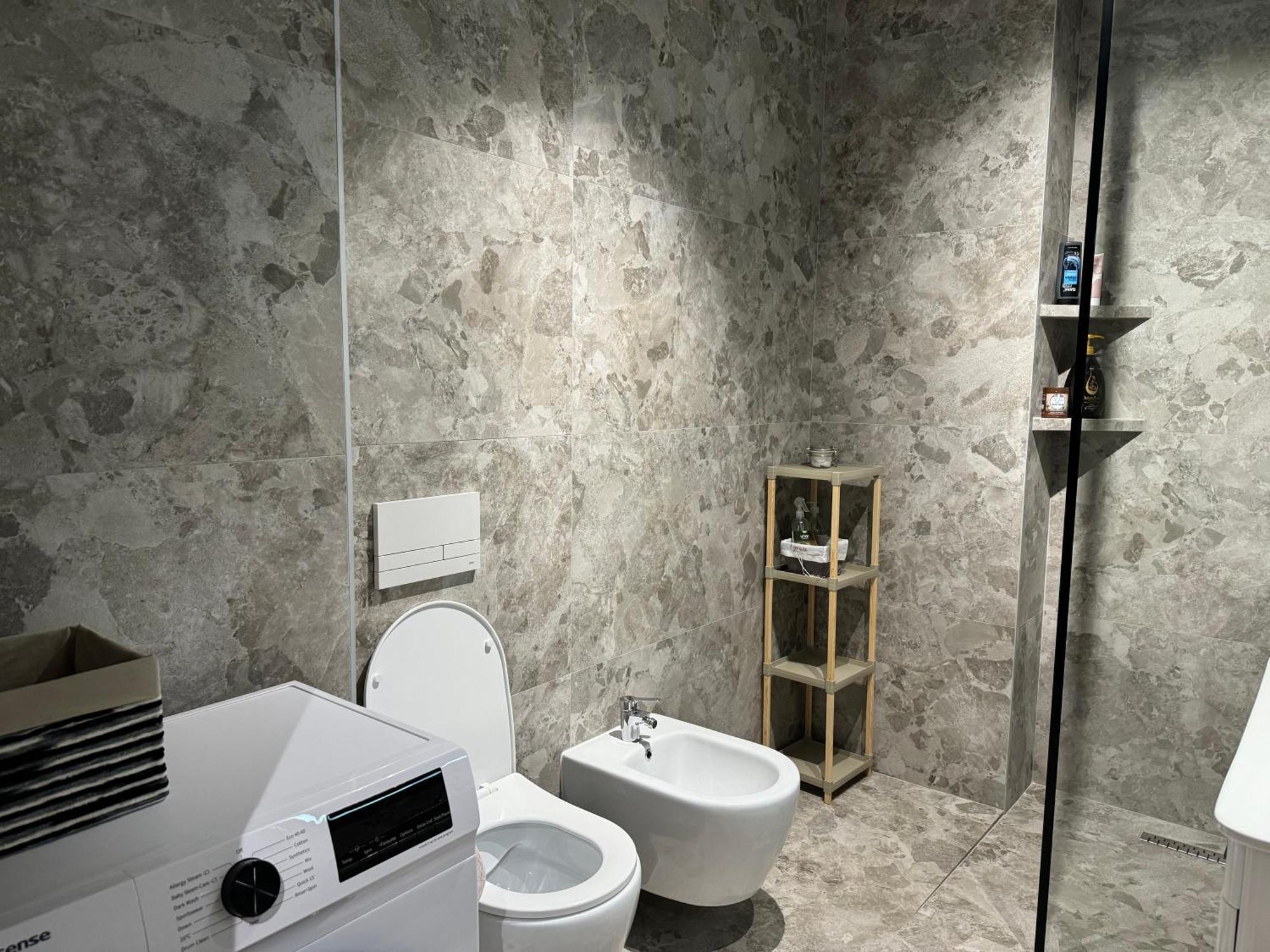 Am Apartment Тирана Екстериор снимка