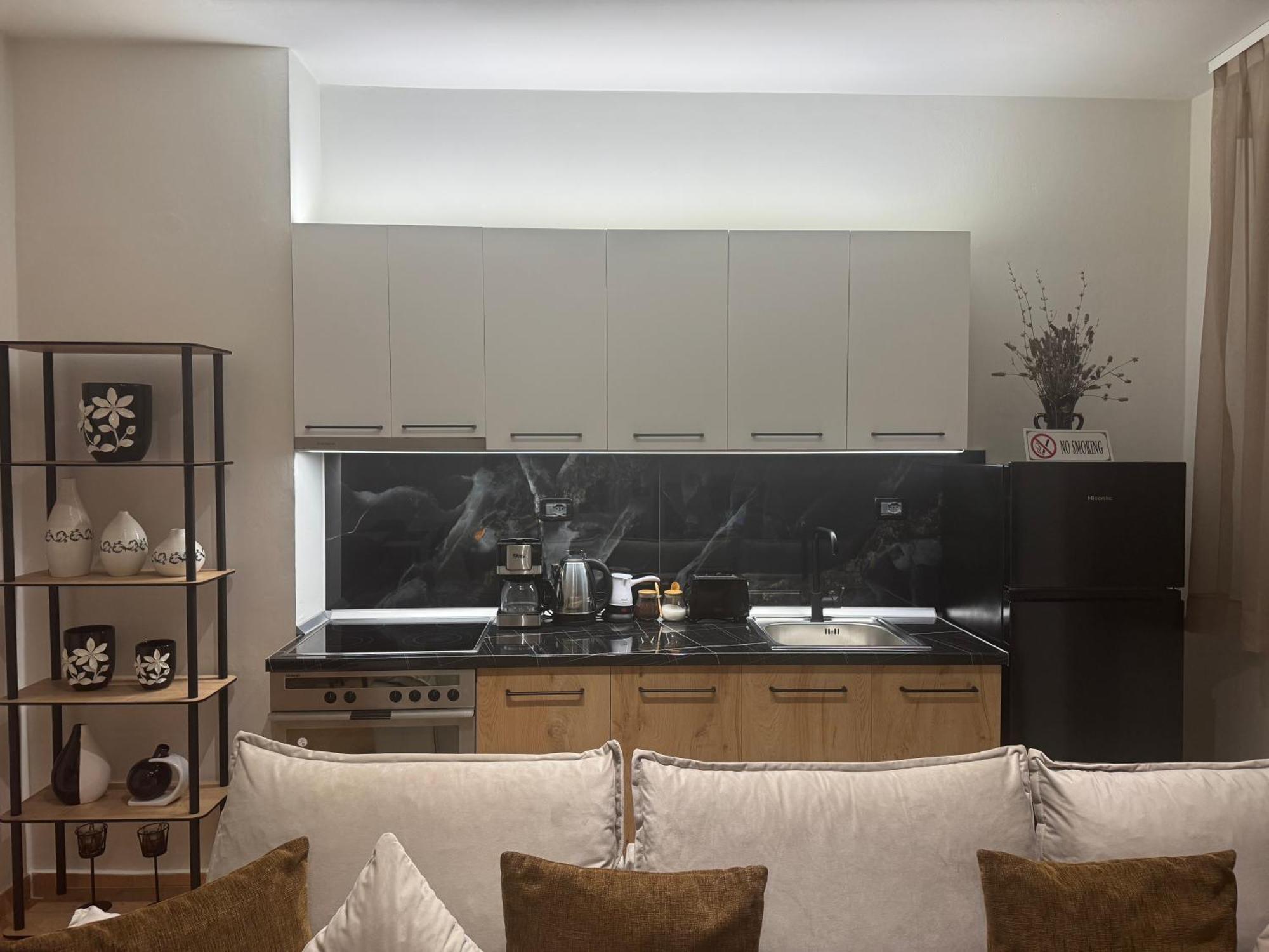 Am Apartment Тирана Екстериор снимка