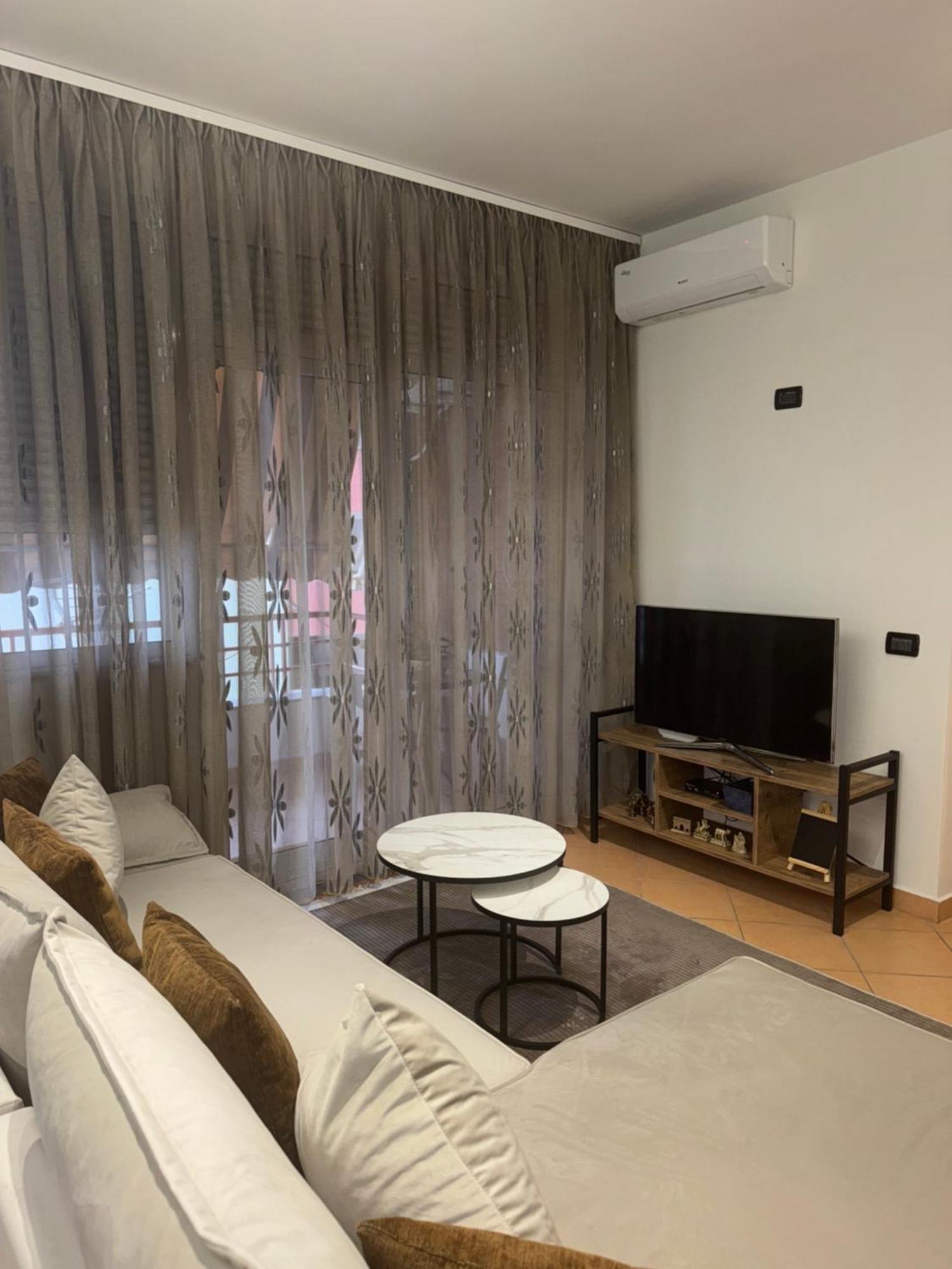 Am Apartment Тирана Екстериор снимка