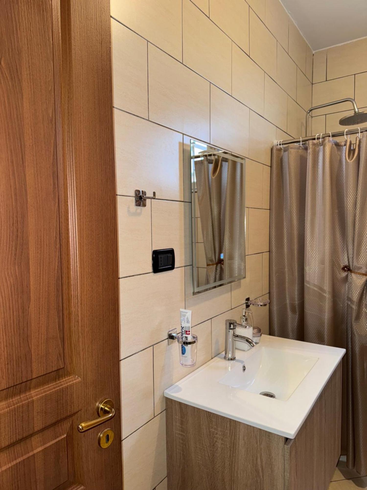 Am Apartment Тирана Екстериор снимка